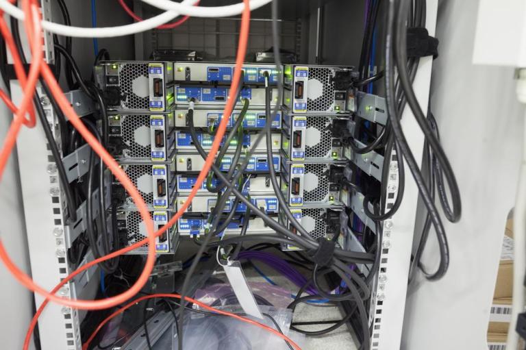 Installation de fibre optique en entreprise : enjeux et solutions